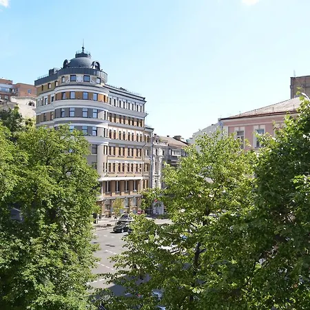 Cooperator 3* Kyiv